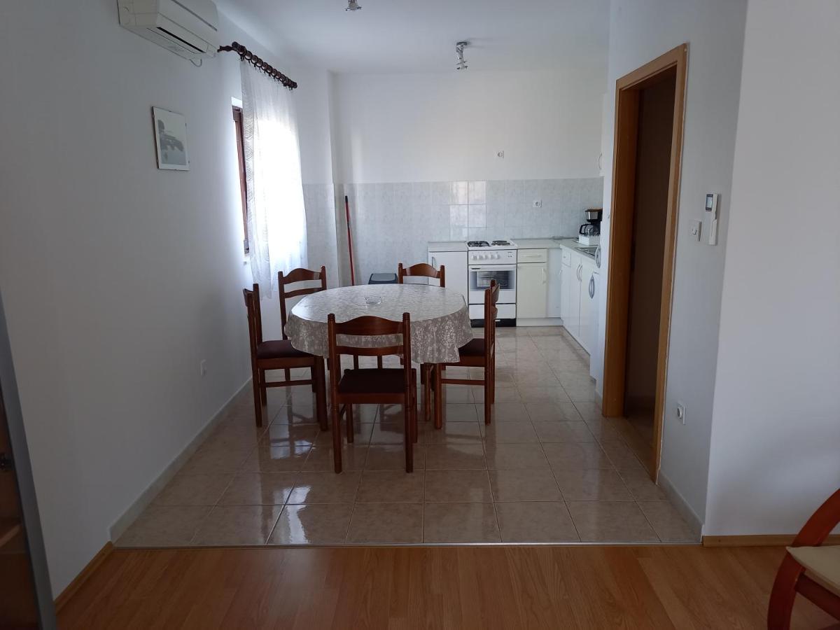 Danica Apartment *